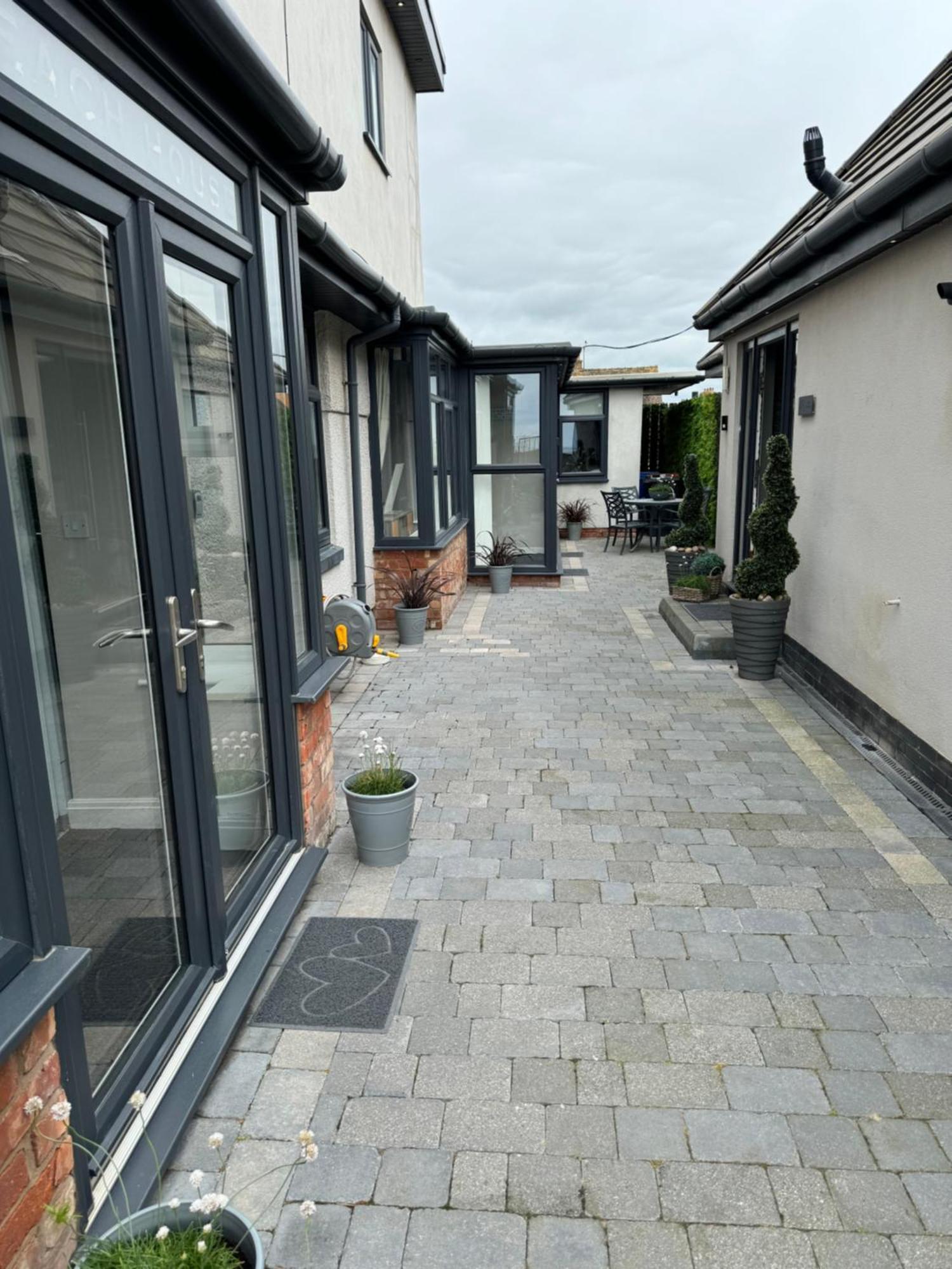 Beach House Apartment On Ground Floor With Sea View - Pet Friendly Cleveleys Eksteriør bilde