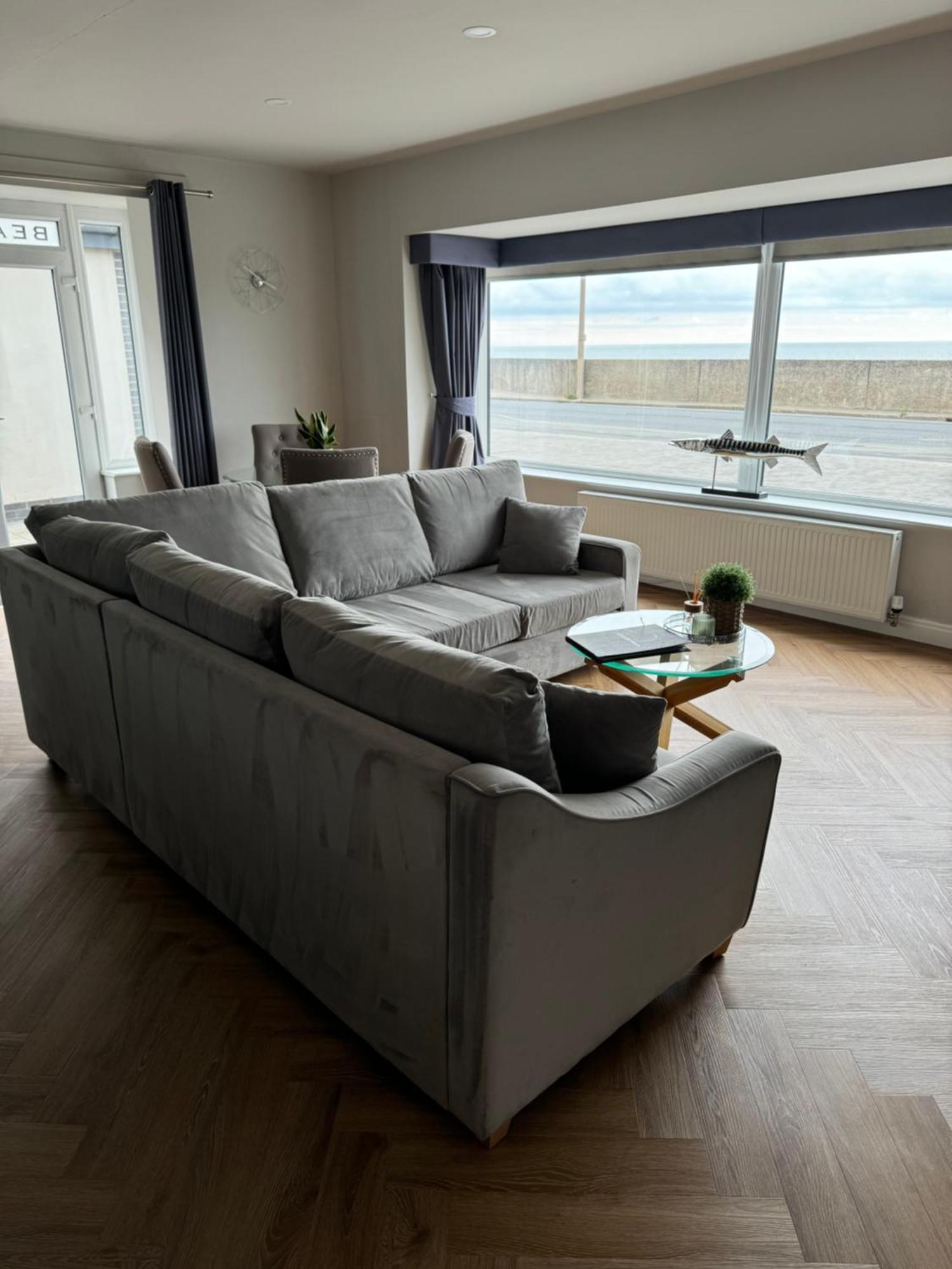 Beach House Apartment On Ground Floor With Sea View - Pet Friendly Cleveleys Eksteriør bilde